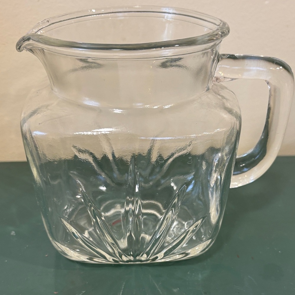 Vintage Federal Glass (1950s) Sunburst Pattern Pitcher.